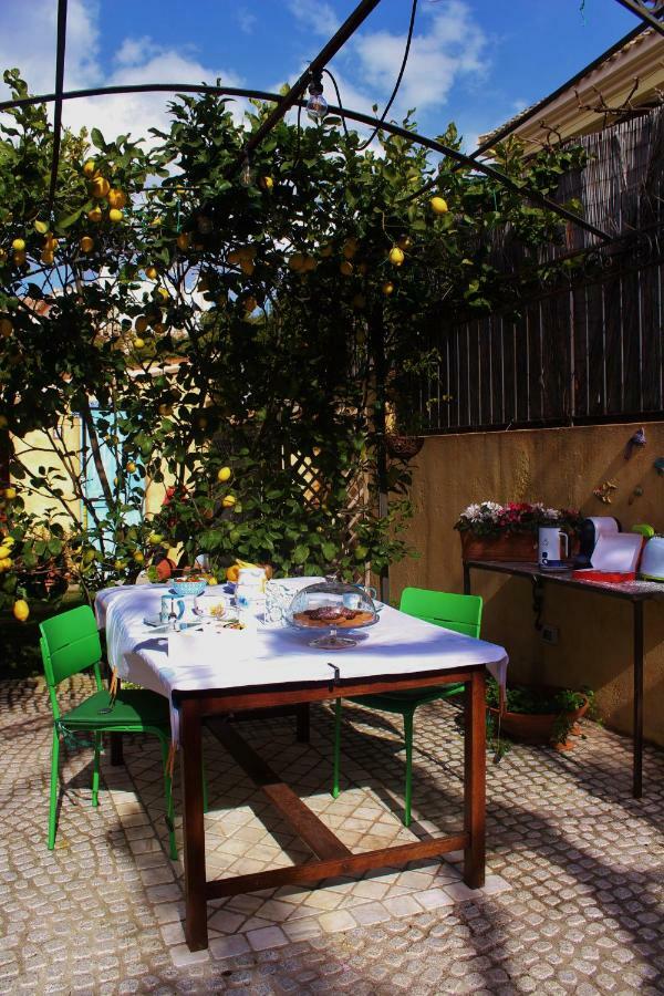 La Forma Dell'Acqua Bed & Breakfast Su Forti Luaran gambar